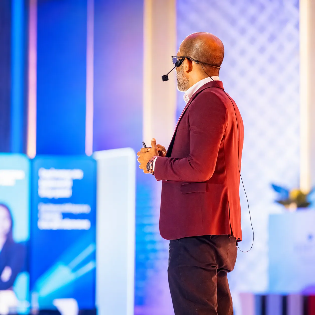Niroshan Madampitige Leading Enterprise Leadership Keynote